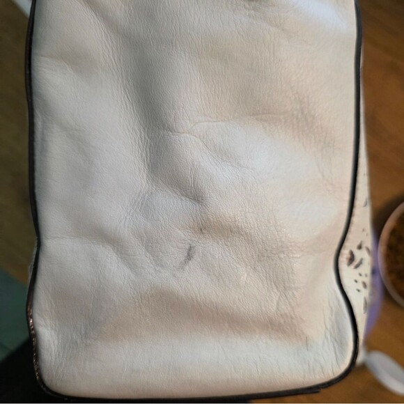 Coach Taylor Eyelet Carry-all - Picture 6 of 16